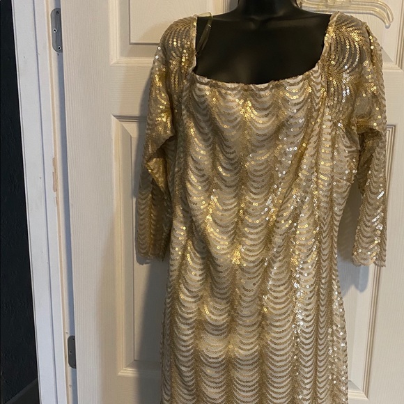 Dress - Picture 2 of 2